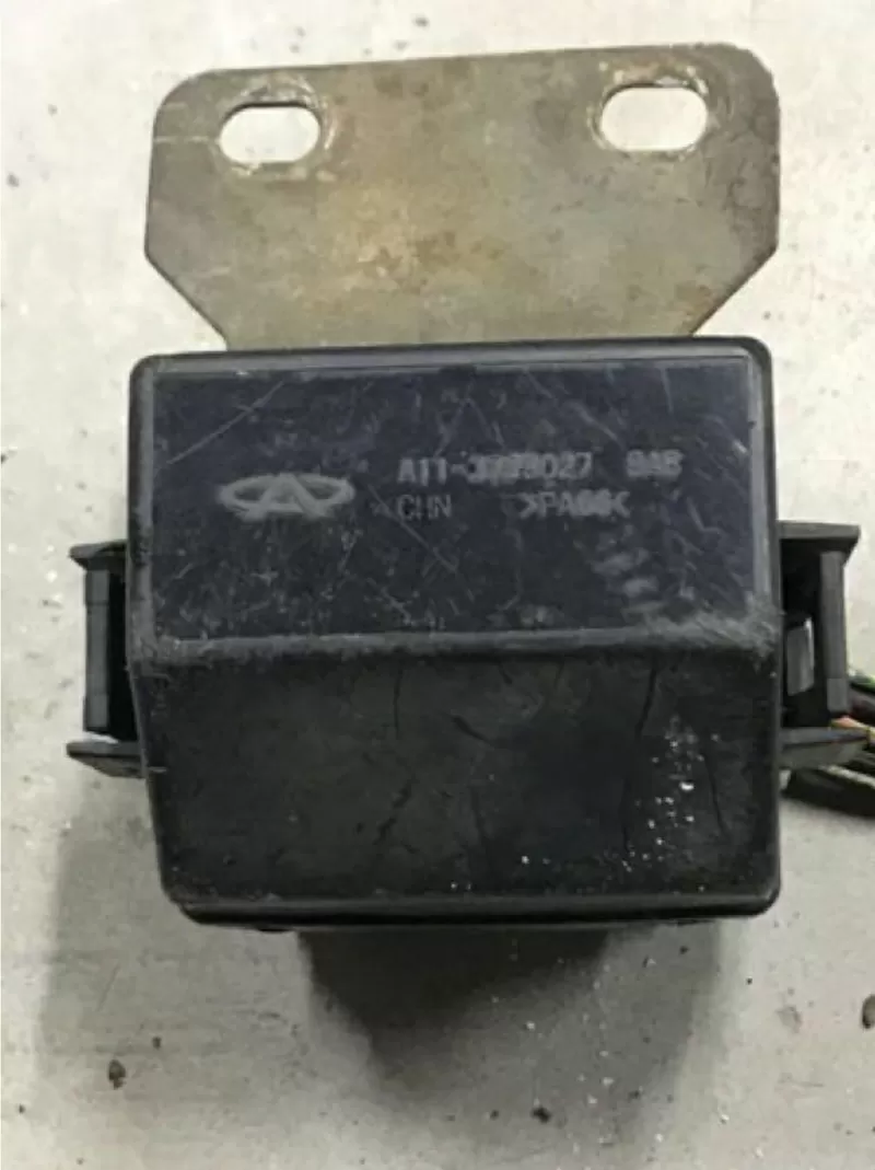 Бу блок реле Chery Amulet A11-3723027, A113723027. Оригинал. 2