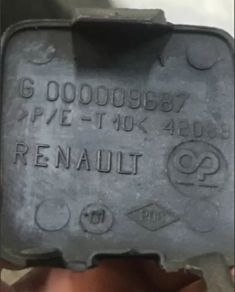 Бу заглушка заднего бампера Renault Laguna 2 лифтбэк G000009687,  7701048333 2