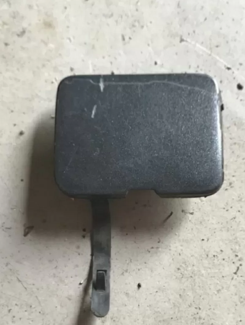 Бу заглушка заднего бампера Renault Laguna 2,  G000014808, 7701048334 универсал.