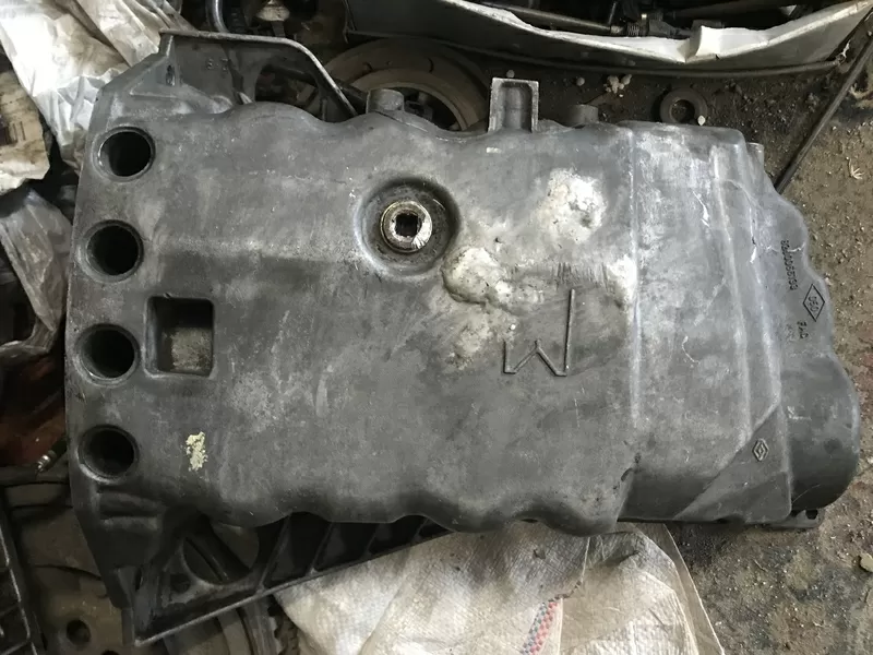 Бу поддон масляный вареный Renault 8200066133,  8200760467,  8200221013,  8200066130,  8200033707,  Laguna Megane Trafic Master