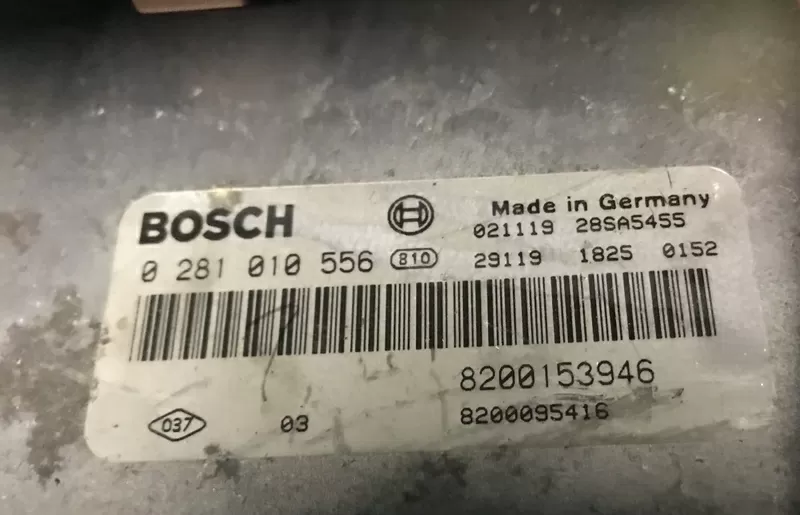 Бу блок управления двигателем Renault 0281010556,  8200095416,  8200153946 2