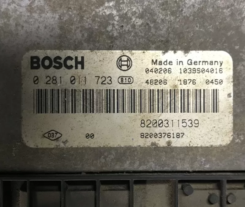 Б/у блок управления двигателем Renault 0281011723,  8200311539,  8200376187 2