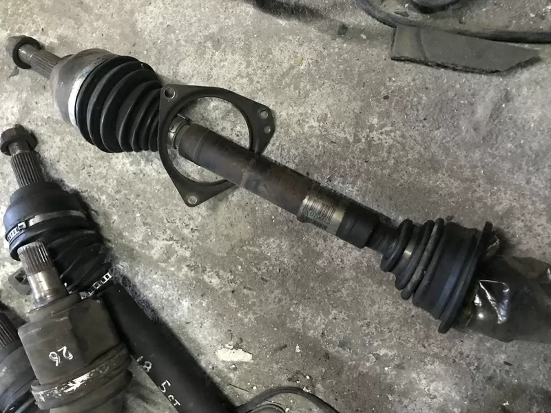 Б/у полуось привод левый Renault Laguna 2,  8200079913,  8200470129,  7711368541,  1.9 dci,  6-ст. КПП