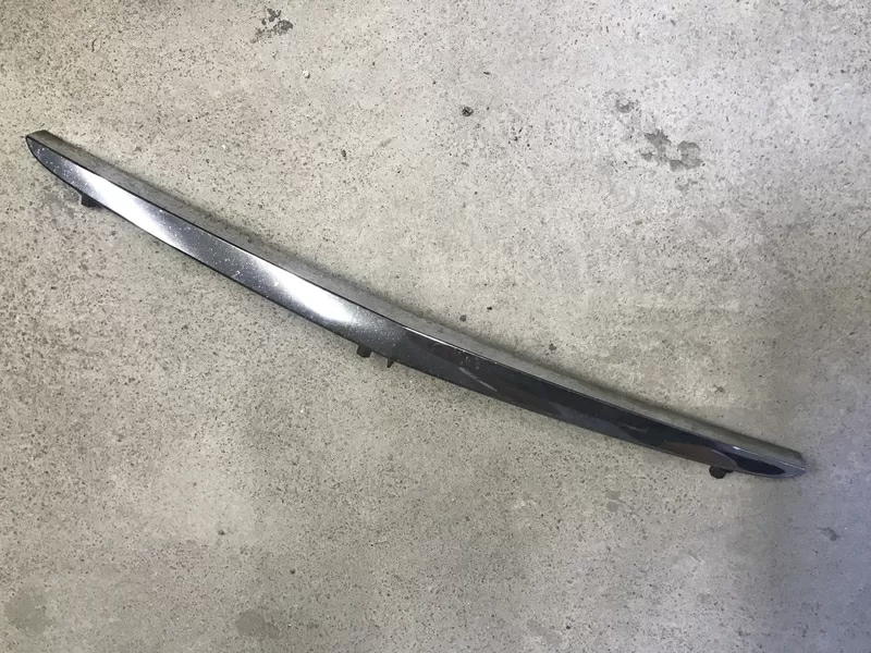 Бу молдинг переднего бампера Mercedes Benz W168, A1688850174